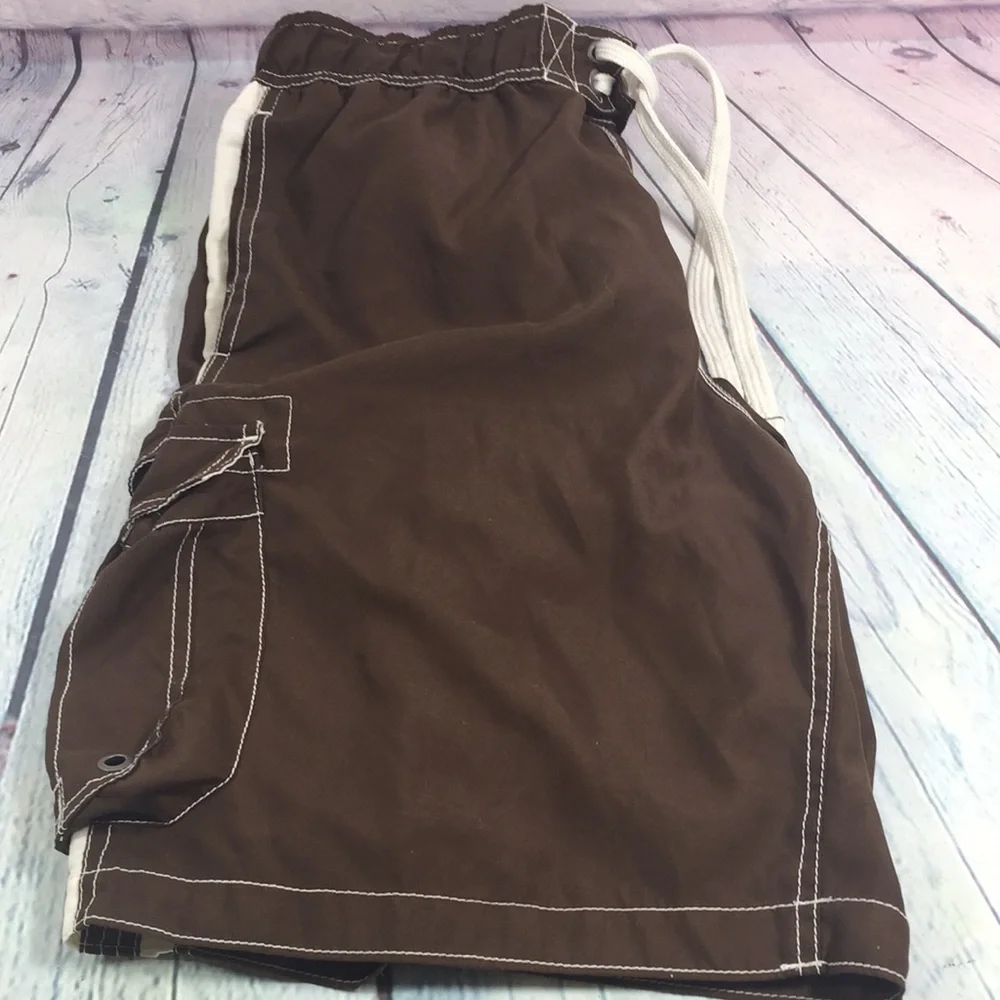 NOBO. Mesh Lined Velcro Pocket Closure Men Shorts